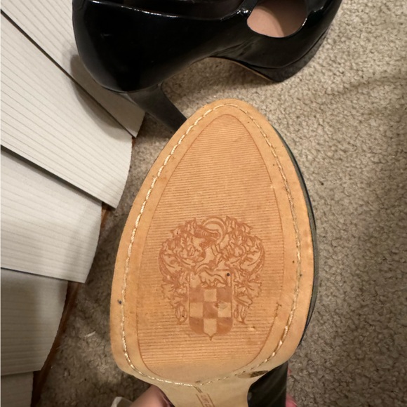 Vince camuto patent leather mary Jane platform heels - Picture 2 of 5